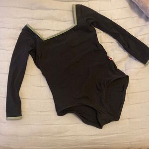 Yumiko Marieke Leotard☘️🖤